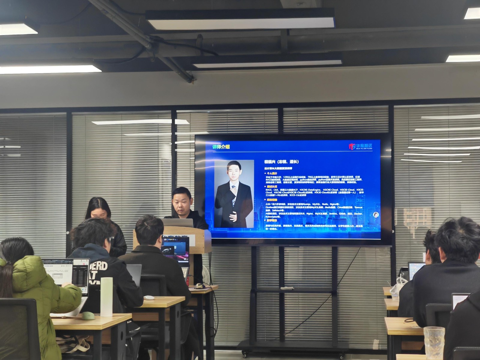 1761876180128424.jpg 9.jpg