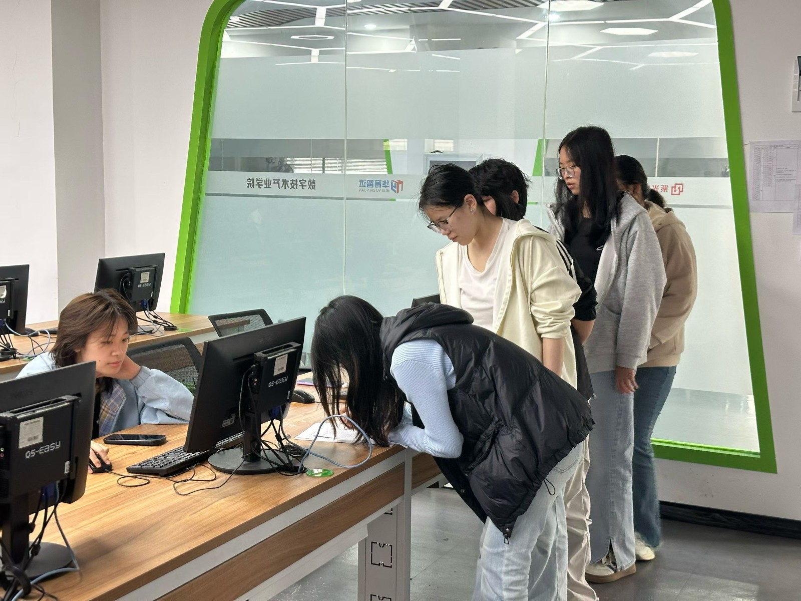 b30ea85a0084d40c784ffc7451cf965f.jpg
